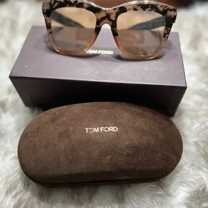 TOM FORD FT0685 JULIE SUNGLASSES - Havana fade to pink Tom Ford Julie FT0685 Sunglasses Female Fit Guide - YouTube main image 4